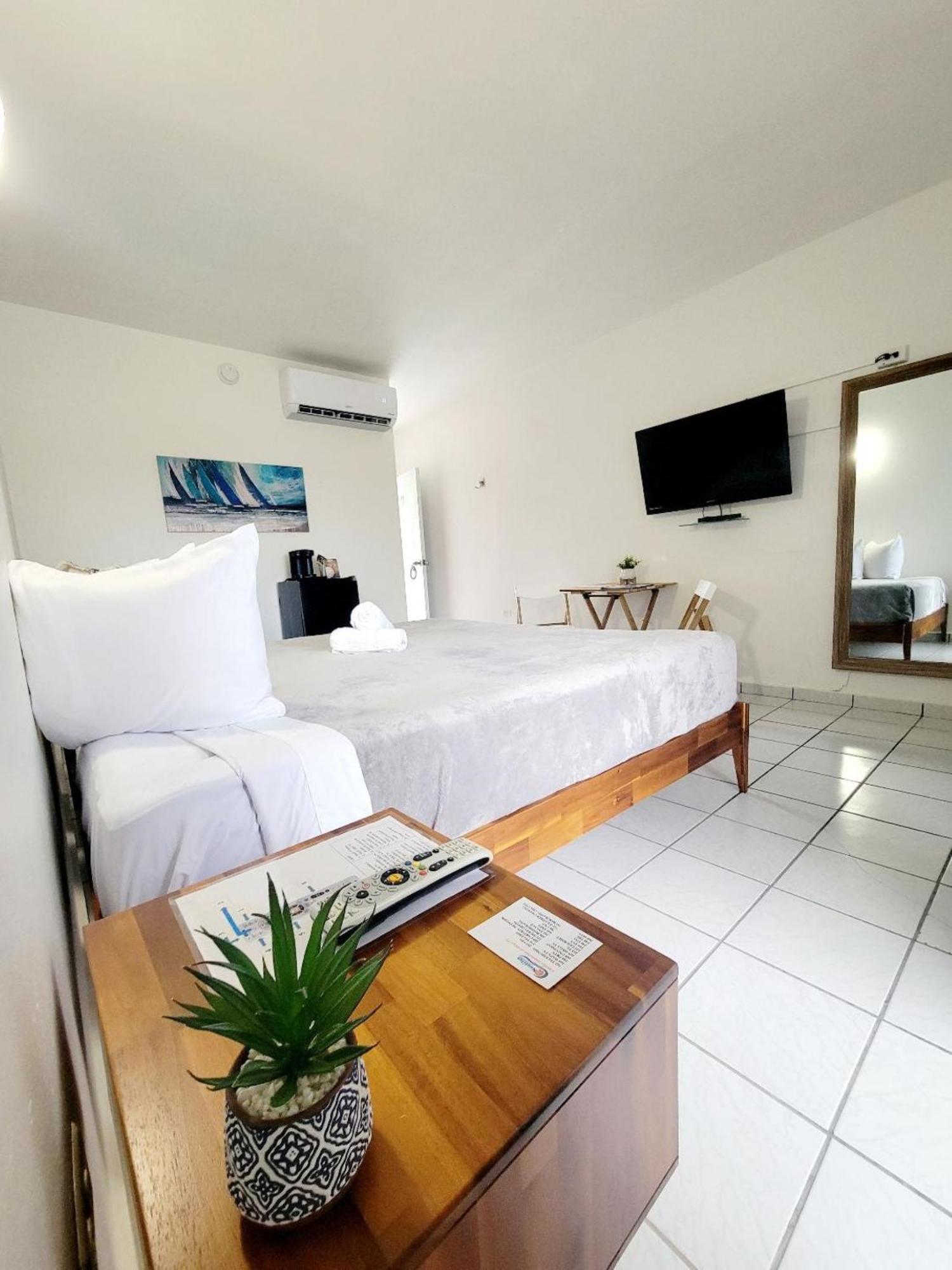 Nautilus By La Jamaca Hotels-Downtown La Parguera Lajas Zewnętrze zdjęcie